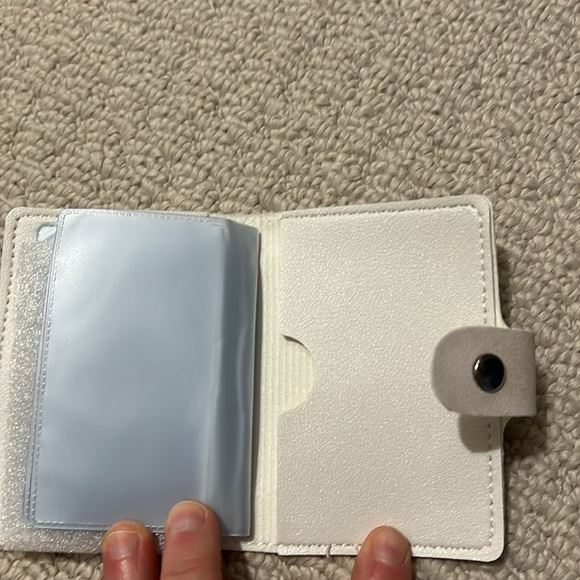 Disney Stitch card holder. Plastic slots for 20 cards and 2 other pockets - Picture 5 of 7